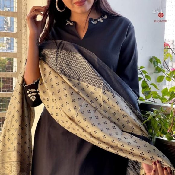 Raven Black Kurti with Pant and Dupatta - Picture 2 of 7